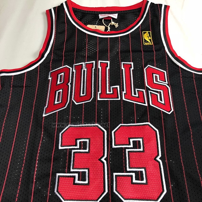 Camiseta Chicago Bulls Scottie Pippen #33 Mitchell & Ness 1996-97 Negro